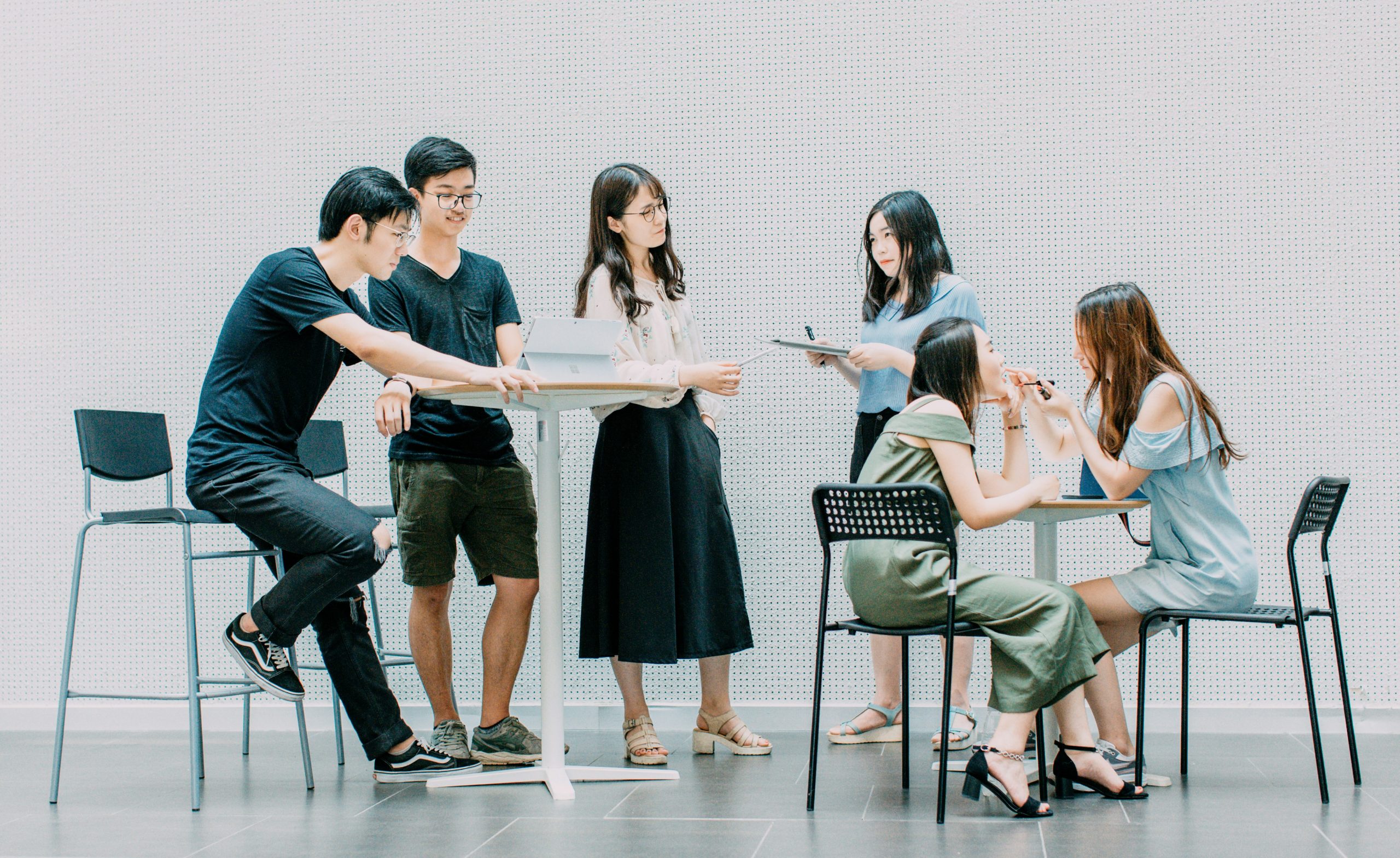 How to Write Captivating Dialogue: A Guide to Bringing Your Characters to Life
